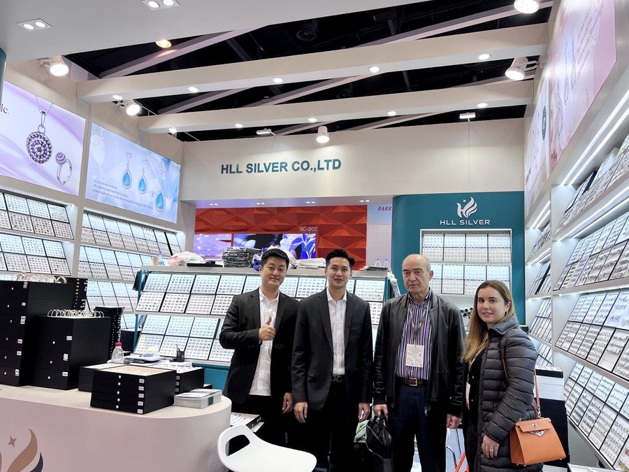 International partners visiting the HLL SILVER booth